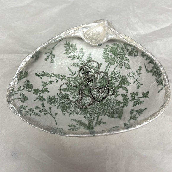 White Gold Plated Heart Necklace - Picture 11 of 12